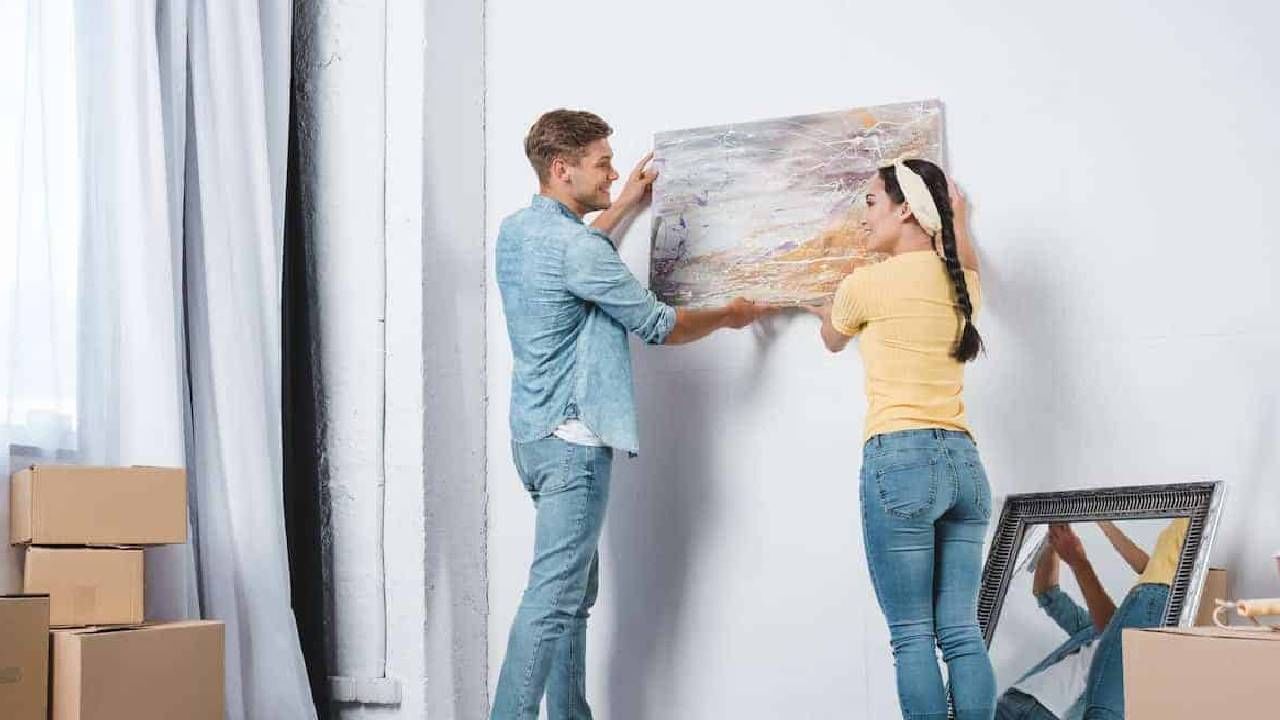 Vasthu Tips: ವಾಸ್ತು ಪ್ರಕಾರ ಮನೆಯ ಗೋಡೆಯ ಮೇಲೆ ಈ ಫೋಟೋಗಳನ್ನು ನೇತು ಹಾಕಲೇಬಾರದು! Vasthu Tips: ವಾಸ್ತು ಪ್ರಕಾರ ಮನೆಯ ಗೋಡೆಯ ಮೇಲೆ ಈ ಫೋಟೋಗಳನ್ನು ನೇತು ಹಾಕಲೇಬಾರದು!