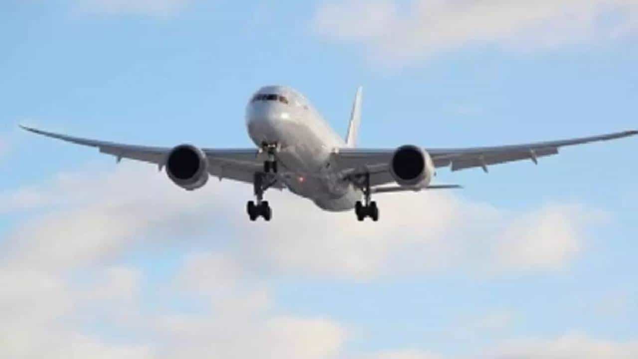 Russia Plane Crash: ಚೀನಾ ಗಡಿಯಲ್ಲಿ ರಷ್ಯಾದ ವಿಮಾನ ಪತನ, ಎಲ್ಲಾ 50 ಪ್ರಯಾಣಿಕರು ಸಾವು Russia Plane Crash: ಚೀನಾ ಗಡಿಯಲ್ಲಿ ರಷ್ಯಾದ ವಿಮಾನ ಪತನ, ಎಲ್ಲಾ 50 ಪ್ರಯಾಣಿಕರು ಸಾವು