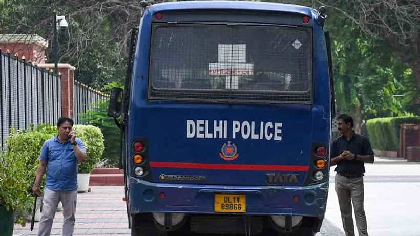 Bomb Threat: ಇಂದು ದೆಹಲಿಯ 20ಕ್ಕೂ ಅಧಿಕ ಶಾಲೆಗಳಿಗೆ ಬಾಂಬ್ ಬೆದರಿಕೆ