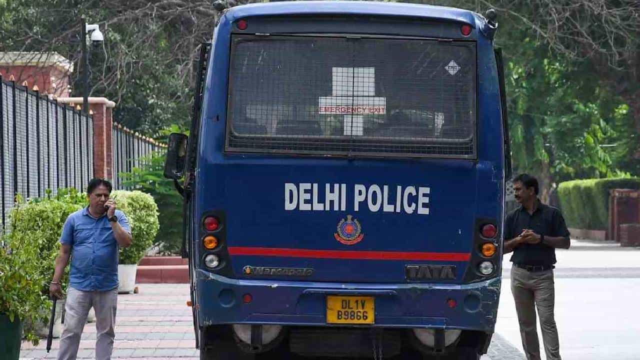 Bomb Threat: ಇಂದು ದೆಹಲಿಯ 20ಕ್ಕೂ ಅಧಿಕ ಶಾಲೆಗಳಿಗೆ ಬಾಂಬ್ ಬೆದರಿಕೆ