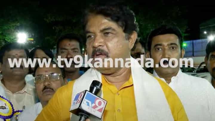 ಸಿದ್ದರಾಮಯ್ಯ ಸ್ಥಾನ ಬಿಟ್ಟುಕೊಡೋದು ಶತಸಿದ್ಧ, ಅಲ್ಪಾವಧಿಯ ವಿಸ್ತರಣೆಯೂ ಸಿಗಲಾರದು: ಆರ್ ಅಶೋಕ ಸಿದ್ದರಾಮಯ್ಯ ಸ್ಥಾನ ಬಿಟ್ಟುಕೊಡೋದು ಶತಸಿದ್ಧ, ಅಲ್ಪಾವಧಿಯ ವಿಸ್ತರಣೆಯೂ ಸಿಗಲಾರದು: ಆರ್ ಅಶೋಕ