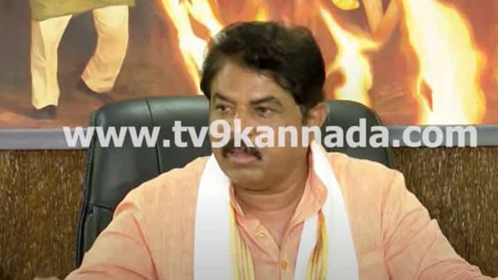 ತಮ್ಮ ಪವರ್ ಶಿವಕುಮಾರ್ಗೆ ತೋರಿಸಲು ಸಿದ್ದರಾಮಯ್ಯ ಶಾಸಕರೊಂದಿಗೆ ಸಭೆ ನಡೆಸುತ್ತಿದ್ದಾರೆ: ಅಶೋಕ ತಮ್ಮ ಪವರ್ ಶಿವಕುಮಾರ್ಗೆ ತೋರಿಸಲು ಸಿದ್ದರಾಮಯ್ಯ ಶಾಸಕರೊಂದಿಗೆ ಸಭೆ ನಡೆಸುತ್ತಿದ್ದಾರೆ: ಅಶೋಕ