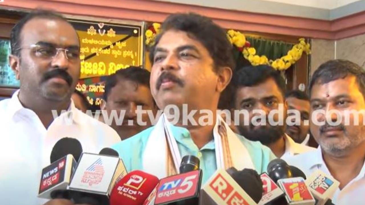 ಸಿಎಂ ಬದಲಾವಣೆ ಇಲ್ಲ ಅಂತ ಮಲ್ಲಿಕಾರ್ಜುನ ಖರ್ಗೆ ಹೇಳಲಿ, ಅವರಿವರು ಹೇಳೋದ್ಯಾಕೆ? ಆರ್ ಅಶೋಕ