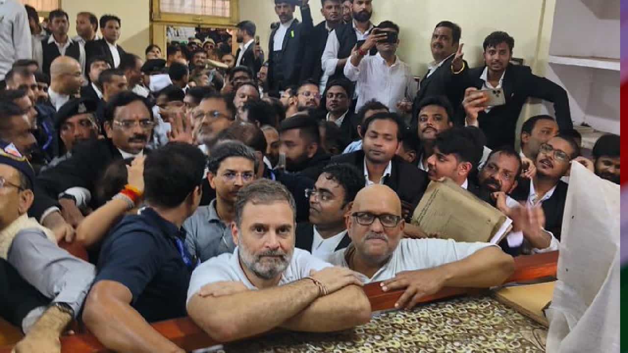 ಭಾರತೀಯ ಸೇನೆ ವಿರುದ್ಧ ಅವಹೇಳನಕಾರಿ ಹೇಳಿಕೆ; ರಾಹುಲ್ ಗಾಂಧಿಗೆ ಜಾಮೀನು ಭಾರತೀಯ ಸೇನೆ ವಿರುದ್ಧ ಅವಹೇಳನಕಾರಿ ಹೇಳಿಕೆ; ರಾಹುಲ್ ಗಾಂಧಿಗೆ ಜಾಮೀನು