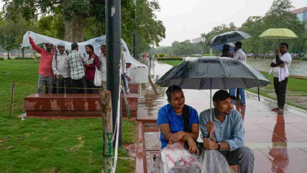 Karnataka Rains: ಕರ್ನಾಟಕದಾದ್ಯಂತ ಮುಂಗಾರು ಚುರುಕು, ಕರಾವಳಿ ಜಿಲ್ಲೆಗಳಿಗೆ ಆರೆಂಜ್ ಅಲರ್ಟ್