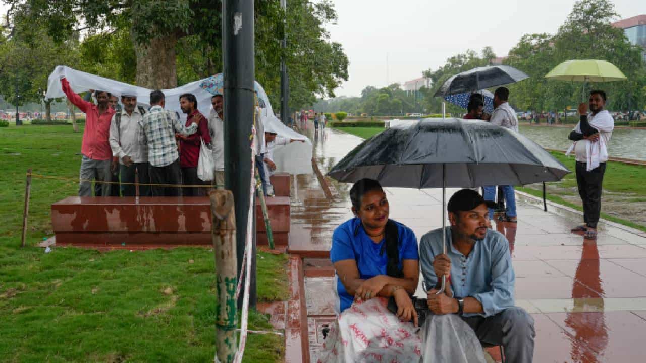 Karnataka Rains: ಕರ್ನಾಟಕದಾದ್ಯಂತ ಮುಂಗಾರು ಚುರುಕು, ಕರಾವಳಿ ಜಿಲ್ಲೆಗಳಿಗೆ ಆರೆಂಜ್ ಅಲರ್ಟ್​