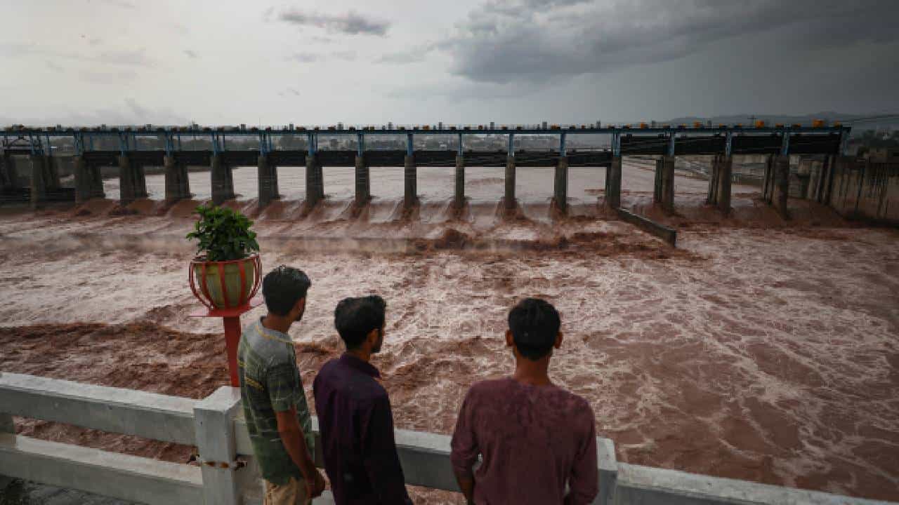 Karnataka Rains: ಕೊಡಗು, ಶಿವಮೊಗ್ಗ, ಚಿಕ್ಕಮಗಳೂರಿನಲ್ಲಿ ಇಂದು ಭಾರಿ ಮಳೆ, ಯೆಲ್ಲೋ ಅಲರ್ಟ್​