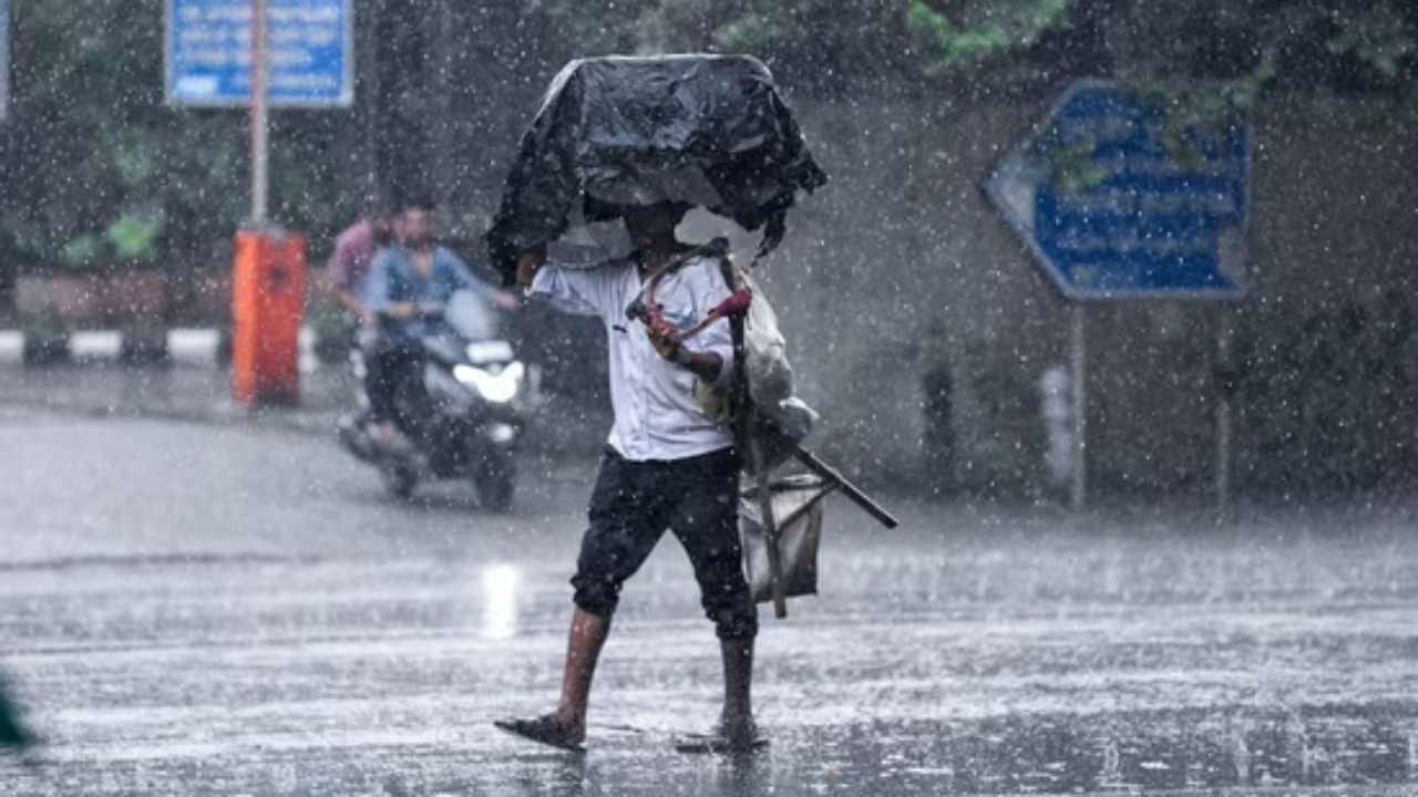 Karnataka Rains: ಕರ್ನಾಟಕದಲ್ಲಿ ಮುಂಗಾರು ಮಳೆ ಚುರುಕು, ಈ ಜಿಲ್ಲೆಗೆ ರೆಡ್​ ಅಲರ್ಟ್, ಶಾಲಾ-ಕಾಲೇಜುಗಳಿಗೆ ಇಂದು ರಜೆ