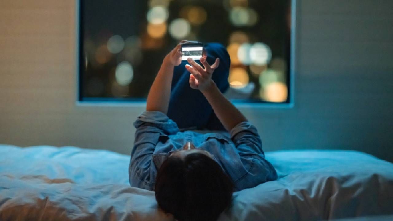 ಗಂಟೆಗಟ್ಟಲೆ ರೀಲ್ಸ್‌ ನೋಡುತ್ತಾ ಸಮಯ ಕಳೆಯುತ್ತಿದ್ದೀರಾ? ಈ ಗೀಳಿನಿಂದ ಹೊರ ಬರಲು ಈ ಸಲಹೆ ಪಾಲಿಸಿ