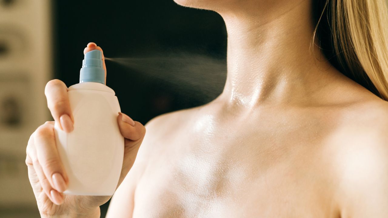 ದೇಹದಿಂದ ವಾಸನೆ ಬರುವುದಕ್ಕೆ ಕಾರಣವೇನು ಗೊತ್ತಾ? ಯಾವುದೇ ರೀತಿಯ ಖರ್ಚಿಲ್ಲದೆ ಈ ಸಮಸ್ಯೆಗೆ ಪರಿಹಾರ ಕಂಡುಕೊಳ್ಳಿ