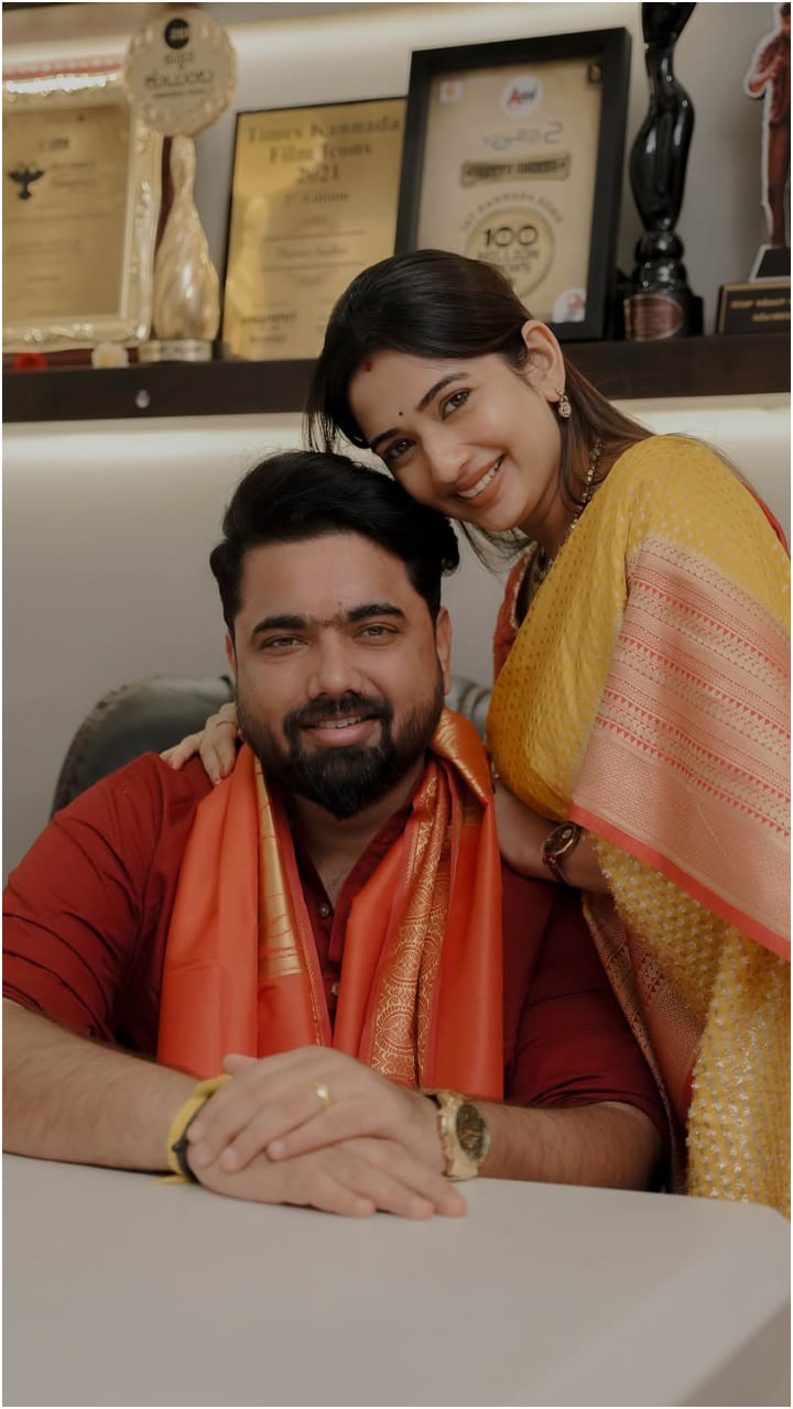 ಭೀಮನ ಅಮಾವಾಸ್ಯೆ ಆಚರಿಸಿ ಫೋಟೋ ಹಂಚಿಕೊಂಡಿರುವ ದಂಪತಿ.