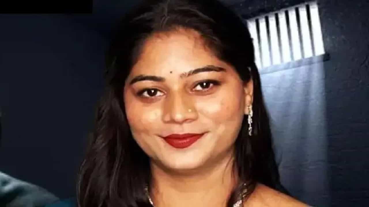 ಕುಟುಂಬಸ್ಥರ ಭೇಟಿಯಿಲ್ಲ, ಪಶ್ಚಾತ್ತಾಪವೂ ಇಲ್ಲ; ಗಂಡನನ್ನು ಕೊಂದು ಜೈಲಿನಲ್ಲಿ 1 ತಿಂಗಳು ಕಳೆದ ಸೋನಂ ರಘುವಂಶಿ ಕುಟುಂಬಸ್ಥರ ಭೇಟಿಯಿಲ್ಲ, ಪಶ್ಚಾತ್ತಾಪವೂ ಇಲ್ಲ; ಗಂಡನನ್ನು ಕೊಂದು ಜೈಲಿನಲ್ಲಿ 1 ತಿಂಗಳು ಕಳೆದ ಸೋನಂ ರಘುವಂಶಿ