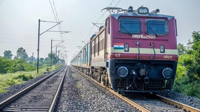ಈ ಮಾರ್ಗದ ವಿಶೇಷ ಎಕ್ಸ್​ಪ್ರೆಸ್​​ ರೈಲು ಸೇವೆಗಳ ವಿಸ್ತರಣೆ:ಇಲ್ಲಿದೆ ಮಾಹಿತಿ