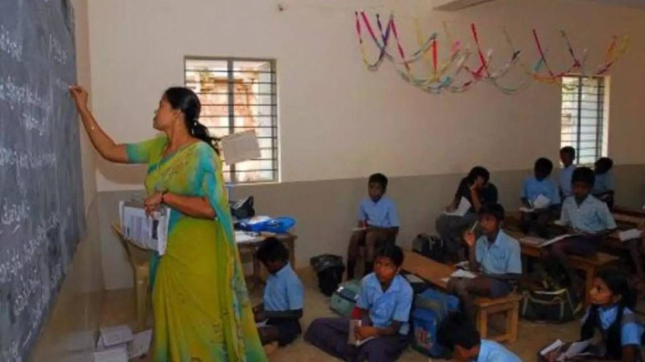 SSLC ಫಲಿತಾಂಶ ಕುಸಿತ: ಯಾದಗಿರಿ ಜಿಲ್ಲೆಯ ಸರ್ಕಾರಿ ಶಾಲೆಯ ಮುಖ್ಯ ಶಿಕ್ಷಕರಿಗೆ ನೋಟಿಸ್ SSLC ಫಲಿತಾಂಶ ಕುಸಿತ: ಯಾದಗಿರಿ ಜಿಲ್ಲೆಯ ಸರ್ಕಾರಿ ಶಾಲೆಯ ಮುಖ್ಯ ಶಿಕ್ಷಕರಿಗೆ ನೋಟಿಸ್