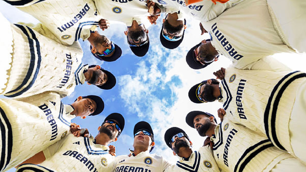 ಇಂಗ್ಲೆಂಡ್ ವಿರುದ್ಧದ ಮೊದಲ ಪಂದ್ಯದಲ್ಲಿ ಸೋತಿದ್ದ ಟೀಮ್ ಇಂಡಿಯಾ ದ್ವಿತೀಯ ಟೆಸ್ಟ್ ಪಂದ್ಯದ ಮೂಲಕ ಕಂಬ್ಯಾಕ್ ಮಾಡಿದೆ. ಎಡ್ಜ್ಬಾಸ್ಟ್ನ್ ಮೈದಾನದಲ್ಲಿ ನಡೆದ ಈ ಪಂದ್ಯದಲ್ಲಿ ಭಾರತ ತಂಡವು ಬರೋಬ್ಬರಿ 336 ರನ್ಗಳಿಂದ ಆತಿಥೇಯ ಇಂಗ್ಲೆಂಡ್ ತಂಡವನ್ನು ಬಗ್ಗು ಬಡಿದಿದೆ. ಈ ಮೂಲಕ 5 ಪಂದ್ಯಗಳ ಸರಣಿಯನ್ನು 1-1 ಅಂತರದಿಂದ ಸಮಬಲಗೊಳಿಸಿದೆ.