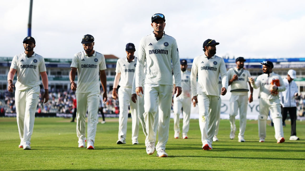 IND vs ENG: ಟೀಮ್ ಇಂಡಿಯಾದಿಂದ ಇಬ್ಬರು ಔಟ್, ಮತ್ತಿಬ್ಬರು ಗಾಯಾಳು: ಓರ್ವನ ಎಂಟ್ರಿ IND vs ENG: ಟೀಮ್ ಇಂಡಿಯಾದಿಂದ ಇಬ್ಬರು ಔಟ್, ಮತ್ತಿಬ್ಬರು ಗಾಯಾಳು: ಓರ್ವನ ಎಂಟ್ರಿ