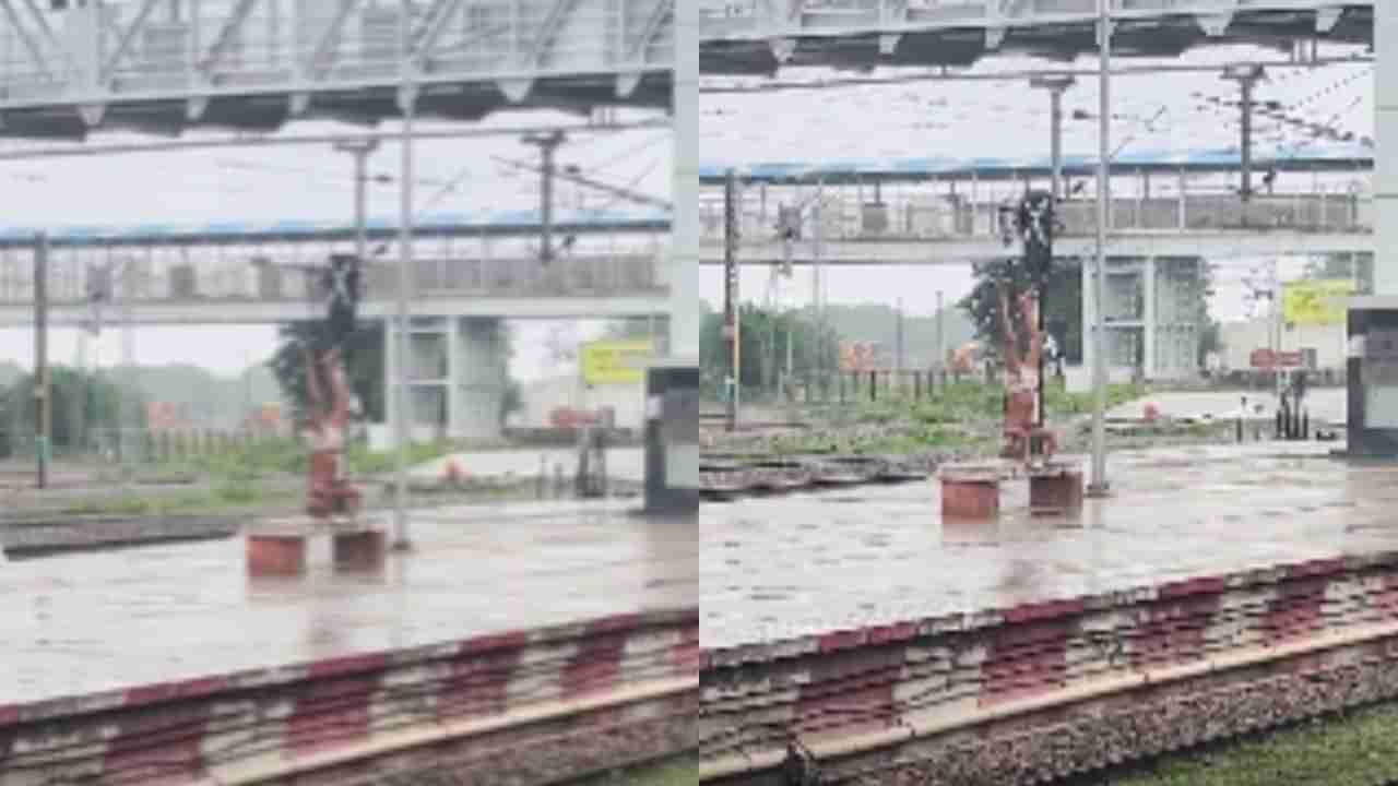 Viral: ಮಳೆಯ ಮಧ್ಯೆ ರೈಲ್ವೆ ಪ್ಲಾಟ್‌ಫಾರ್ಮ್‌ನಲ್ಲಿ ಯೋಗ ಮಾಡಿದ ವೃದ್ಧ ವ್ಯಕ್ತಿ