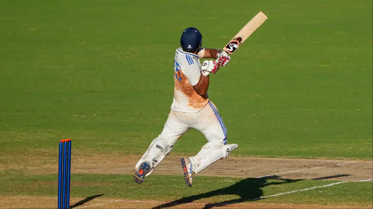 IND vs ENG: ಇಂಗ್ಲೆಂಡ್ ನೆಲದಲ್ಲಿ ಬೇಡದ ದಾಖಲೆ ಬರೆದ ವೈಭವ್ ಸೂರ್ಯವಂಶಿ IND vs ENG: ಇಂಗ್ಲೆಂಡ್ ನೆಲದಲ್ಲಿ ಬೇಡದ ದಾಖಲೆ ಬರೆದ ವೈಭವ್ ಸೂರ್ಯವಂಶಿ