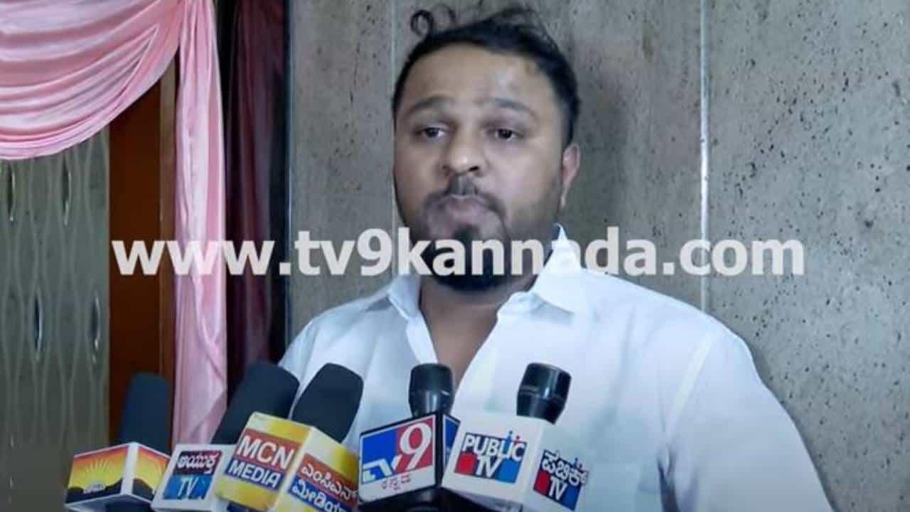 ತಪ್ಪದ ಕಮರ್ಷಿಯಲ್ ಟ್ಯಾಕ್ಸ್ ಬವಣೆ, ಸರ್ಕಾರಕ್ಕೆ ಪಾಠ ಕಲಿಸಲು ಮುಂದಾದ ಸಣ್ಣ ವರ್ತಕರು ತಪ್ಪದ ಕಮರ್ಷಿಯಲ್ ಟ್ಯಾಕ್ಸ್ ಬವಣೆ, ಸರ್ಕಾರಕ್ಕೆ ಪಾಠ ಕಲಿಸಲು ಮುಂದಾದ ಸಣ್ಣ ವರ್ತಕರು