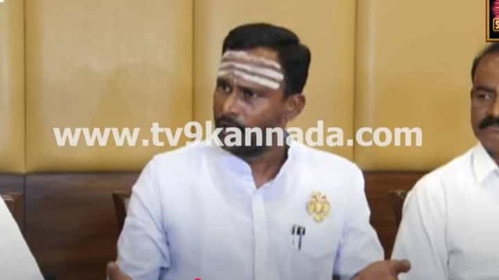 ಪಂಚಮಸಾಲಿ ಮೀಸಲಾತಿಗಾಗಿ ಸ್ವಾಮೀಜಿ ನಡೆಸಿರುವ ಹೋರಾಟಗಳಲ್ಲಿ ಸಾಥ್ ನೀಡಿದ್ದೇವೆ: ವಿಜಯಾನಂದ ಕಾಶಪ್ಪನವರ್ ಪಂಚಮಸಾಲಿ ಮೀಸಲಾತಿಗಾಗಿ ಸ್ವಾಮೀಜಿ ನಡೆಸಿರುವ ಹೋರಾಟಗಳಲ್ಲಿ ಸಾಥ್ ನೀಡಿದ್ದೇವೆ: ವಿಜಯಾನಂದ ಕಾಶಪ್ಪನವರ್