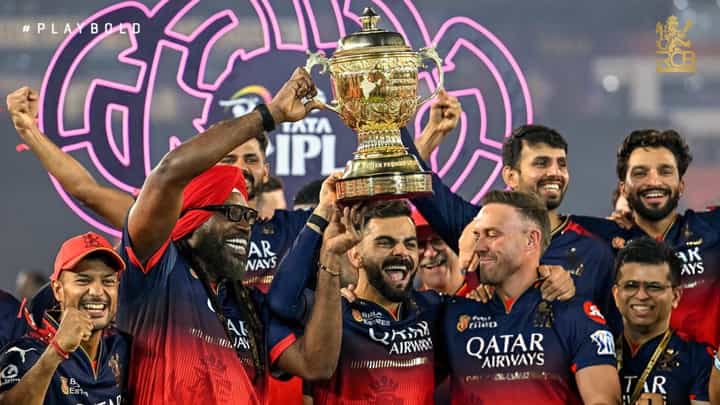 ಬೆಂಗಳೂರು ಕಾಲ್ತುಳಿತಕ್ಕೆ ಕಾರಣ ಎನ್ನಲಾಗುತ್ತಿರುವ ವಿಡಿಯೋದಲ್ಲಿ ಕೊಹ್ಲಿ ಏನು ಹೇಳಿದ್ರು? ನೀವೇ ನೋಡಿ ಬೆಂಗಳೂರು ಕಾಲ್ತುಳಿತಕ್ಕೆ ಕಾರಣ ಎನ್ನಲಾಗುತ್ತಿರುವ ವಿಡಿಯೋದಲ್ಲಿ ಕೊಹ್ಲಿ ಏನು ಹೇಳಿದ್ರು? ನೀವೇ ನೋಡಿ
