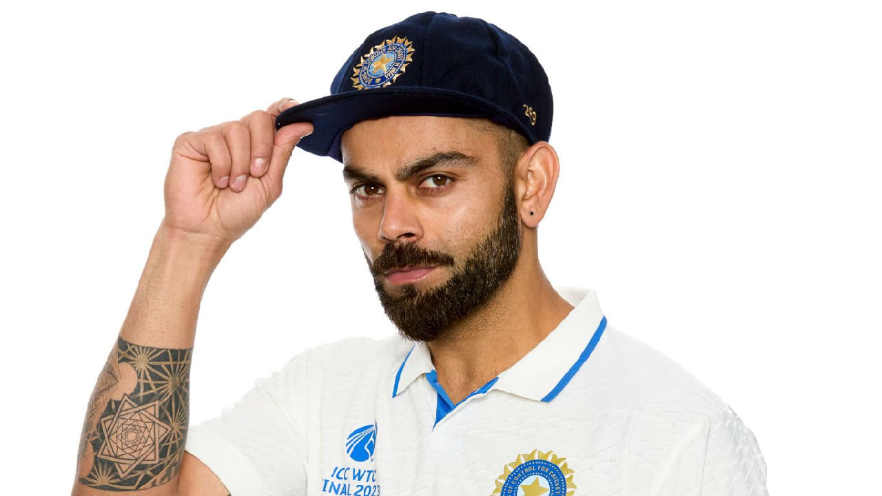 ವಿರಾಟ್ ಕೊಹ್ಲಿ ಈ ದಶಕದಲ್ಲಿ ಒಟ್ಟು 39 ಟೆಸ್ಟ್ ಪಂದ್ಯಗಳನ್ನಾಡುವ ಮೂಲಕ ಭಾರತದ ಪರ ವಿಶೇಷ ದಾಖಲೆ ನಿರ್ಮಿಸಿದ್ದರು. ಇದೀಗ ಸತತ ಪಂದ್ಯಗಳನ್ನಾಡುವ ಮೂಲಕ ಈ ಪಟ್ಟಿಯಲ್ಲಿ ಮೊಹಮ್ಮದ್ ಸಿರಾಜ್ ಅಗ್ರಸ್ಥಾನಕ್ಕೇರಿದ್ದಾರೆ. ಟೀಮ್ ಇಂಡಿಯಾ ವೇಗಿ ಈ ದಶಕದಲ್ಲಿ ಈವರೆಗೆ 40 ಟೆಸ್ಟ್ ಪಂದ್ಯಗಳನ್ನಾಡಿದ್ದಾರೆ.