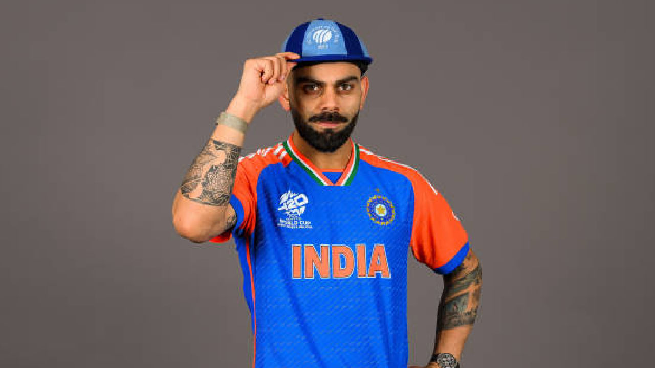ಇದಕ್ಕೂ ಮುನ್ನ ಈ ದಾಖಲೆ ವಿರಾಟ್ ಕೊಹ್ಲಿಯ ಹೆಸರಿನಲ್ಲಿತ್ತು. ಕಿಂಗ್ ಕೊಹ್ಲಿ 2014 ರಲ್ಲಿ ಟಿ20 ಶ್ರೇಯಾಂಕ ಪಟ್ಟಿಯಲ್ಲಿ ಅಗ್ರಸ್ಥಾನಕ್ಕೇರಿದ್ದರು. 26ನೇ ವಯಸ್ಸಿನಲ್ಲಿ ಮೊದಲ ಸ್ಥಾನಕ್ಕೇರುವ ಮೂಲಕ ಟಿ20 ರ್ಯಾಂಕಿಂಗ್ ನಲ್ಲಿ ಅಗ್ರಸ್ಥಾನಕ್ಕೇರಿದ ಅತ್ಯಂತ ಕಿರಿಯ ಆಟಗಾರ ಎಂಬ ದಾಖಲೆಯನ್ನು ಕೊಹ್ಲಿ ಬರೆದಿದ್ದರು.