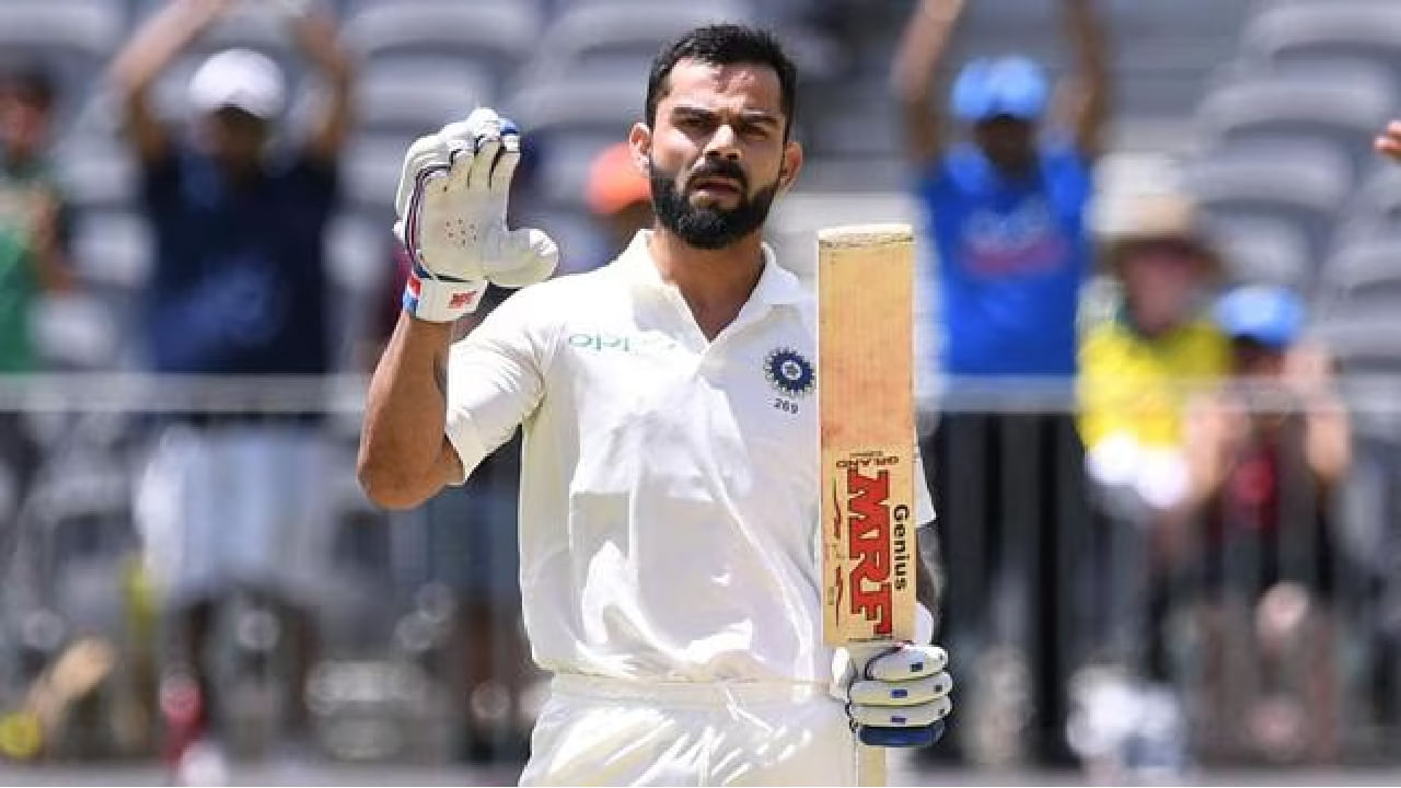 ಇದಕ್ಕೂ ಮುನ್ನ ಈ ಭರ್ಜರಿ ದಾಖಲೆ ವಿರಾಟ್ ಕೊಹ್ಲಿಯ ಹೆಸರಿನಲ್ಲಿತ್ತು. ಕಿಂಗ್ ಕೊಹ್ಲಿ 2014 ರಲ್ಲಿ ಆಸ್ಟ್ರೇಲಿಯಾ ವಿರುದ್ಧದ ಸರಣಿಯಲ್ಲಿ 692 ರನ್ ಗಳಿಸಿ ಈ ಭರ್ಜರಿ ದಾಖಲೆ ನಿರ್ಮಿಸಿದ್ದರು. ಇದೀಗ ಚೊಚ್ಚಲ ಟೆಸ್ಟ್ ನಾಯಕತ್ವದಲ್ಲೇ ಶುಭ್ಮನ್ ಗಿಲ್ ಹೊಸ ಇತಿಹಾಸ ನಿರ್ಮಿಸಿದ್ದಾರೆ. ಅದು ಕೂಡ 11 ವರ್ಷಗಳ ಹಳೆಯ ದಾಖಲೆಯನ್ನು ಮುರಿಯುವ ಮೂಲಕ ಎಂಬುದು ವಿಶೇಷ.