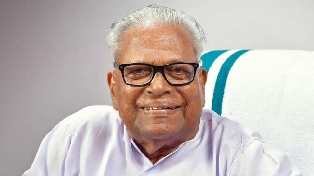ಕೇರಳದ ಮಾಜಿ ಮುಖ್ಯಮಂತ್ರಿ, ಹಿರಿಯ ಕಮ್ಯುನಿಸ್ಟ್ ನಾಯಕ ವಿ.ಎಸ್. ಅಚ್ಯುತಾನಂದನ್ ನಿಧನ ಕೇರಳದ ಮಾಜಿ ಮುಖ್ಯಮಂತ್ರಿ, ಹಿರಿಯ ಕಮ್ಯುನಿಸ್ಟ್ ನಾಯಕ ವಿ.ಎಸ್. ಅಚ್ಯುತಾನಂದನ್ ನಿಧನ