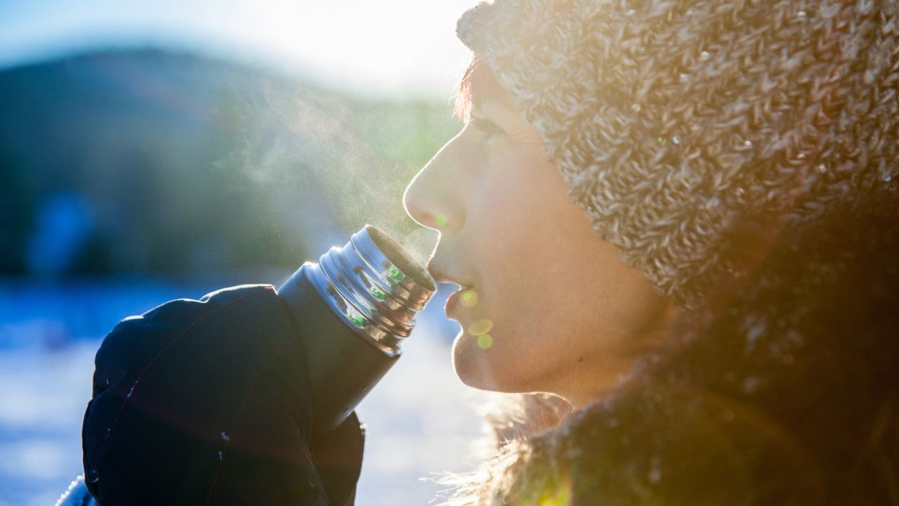 ಮಳೆಗಾಲದಲ್ಲಿ ಬೆಳಿಗ್ಗೆ ಎದ್ದ ತಕ್ಷಣ ಈ ಒಂದು ಕೆಲಸವನ್ನ ತಪ್ಪದೆ ಮಾಡಿ; ಯಾವ ರೋಗವೂ ಬರಲ್ಲ