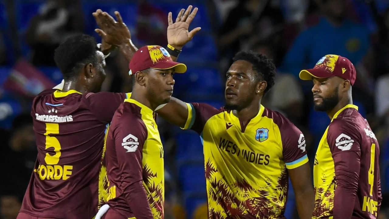 ಈ ಮೂಲಕ ಟಿ20 ಸರಣಿಯಲ್ಲಿ ವೆಸ್ಟ್ ಇಂಡೀಸ್ ತಂಡವನ್ನು 5-0 ಅಂತರದಿಂದ ಬಗ್ಗು ಬಡಿದ ವಿಶ್ವದ ಮೊದಲ ತಂಡವೆಂಬ ಹೆಗ್ಗಳಿಕೆಯನ್ನು ಆಸ್ಟ್ರೇಲಿಯಾ ತನ್ನದಾಗಿಸಿಕೊಂಡಿದೆ. ಇತ್ತ ಕಳೆದ 20 ವರ್ಷಗಳಿಂದ ಒಂದೇ ಸರಣಿಯಲ್ಲಿ 5 ಪಂದ್ಯಗಳನ್ನು ಸೋಲದ ವೆಸ್ಟ್ ಇಂಡೀಸ್ ಕೊನೆಗೂ ಕಾಂಗರೂ ಪಡೆ ಮುಂದೆ ಮಂಡಿಯೂರಿ ಭಾರೀ ಮುಖಭಂಗ ಅನುಭವಿಸಿದೆ.