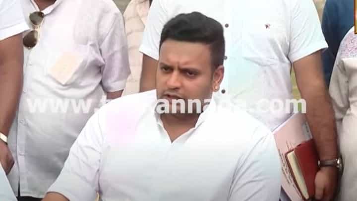 ಹೋಲಿಕೆ ಮಾಡಿದ ವಿಚಾರದಲ್ಲಿ ಕ್ಷಮೆ ಕೇಳೋದು ಬಿಡೋದು ಯತೀಂದ್ರ ವಿವೇಚನೆಗೆ ಬಿಟ್ಟ ವಿಚಾರ: ಯದುವೀರ್ ಹೋಲಿಕೆ ಮಾಡಿದ ವಿಚಾರದಲ್ಲಿ ಕ್ಷಮೆ ಕೇಳೋದು ಬಿಡೋದು ಯತೀಂದ್ರ ವಿವೇಚನೆಗೆ ಬಿಟ್ಟ ವಿಚಾರ: ಯದುವೀರ್
