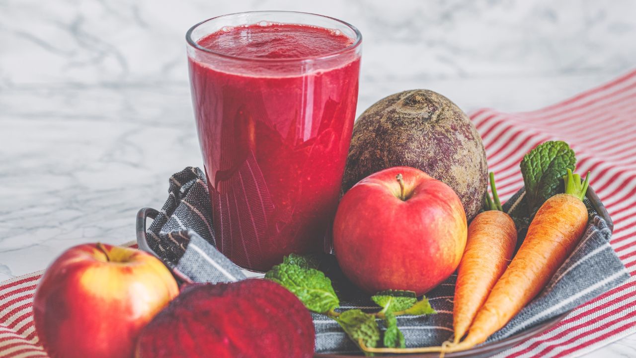 ಬೆಳಿಗ್ಗೆ ಎದ್ದು ಎಬಿಸಿ ಜ್ಯೂಸ್ ಕುಡಿಯುವ ಅಭ್ಯಾಸ ನಿಮಗೂ ಇದ್ಯಾ? ಹಾಗಿದ್ರೆ ಈ ಸ್ಟೋರಿಯನ್ನೊಮ್ಮೆ ಓದಿ