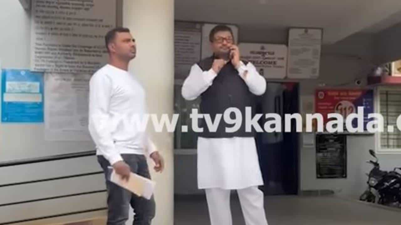 ಮುಸ್ಲಿಂ ಯುವತಿಯನ್ನು ಮದುವೆಯಾದರೆ ₹5 ಲಕ್ಷ: ಕೊಪ್ಪಳದಲ್ಲಿ ಯತ್ನಾಳ್ ವಿರುದ್ಧ ದೂರು ದಾಖಲಿಸಿದ ರಜಾಕ್ ಮುಸ್ಲಿಂ ಯುವತಿಯನ್ನು ಮದುವೆಯಾದರೆ ₹5 ಲಕ್ಷ: ಕೊಪ್ಪಳದಲ್ಲಿ ಯತ್ನಾಳ್ ವಿರುದ್ಧ ದೂರು ದಾಖಲಿಸಿದ ರಜಾಕ್