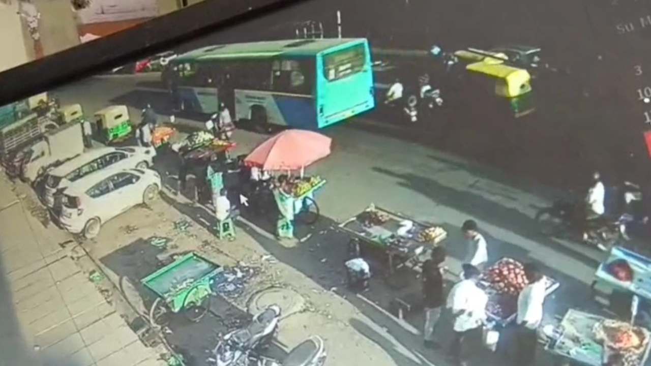 ಬಿಎಂಟಿಸಿ ಅಪಘಾತದಲ್ಲಿ ಬಾಲಕ ಸಾವು: ಸಿಸಿ ಕ್ಯಾಮೆರಾದಲ್ಲಿ ಸೆರೆಯಾಯ್ತು ಭಯಾನಕ ದೃಶ್ಯ! ಬಿಎಂಟಿಸಿ ಅಪಘಾತದಲ್ಲಿ ಬಾಲಕ ಸಾವು: ಸಿಸಿ ಕ್ಯಾಮೆರಾದಲ್ಲಿ ಸೆರೆಯಾಯ್ತು ಭಯಾನಕ ದೃಶ್ಯ!