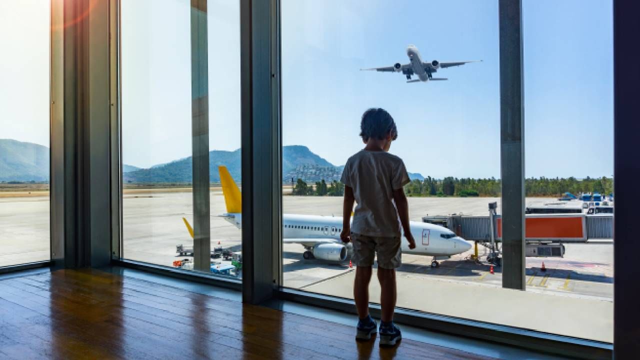 10 ವರ್ಷದ ಮಗನನ್ನು ಏರ್‌ಪೋರ್ಟ್‌ನಲ್ಲಿಯೇ ಬಿಟ್ಟು ಟ್ರಿಪ್‌ಗೆ ಹೋದ ತಂದೆ-ತಾಯಿ; ಕಾರಣ ಏನು ಗೊತ್ತಾ?