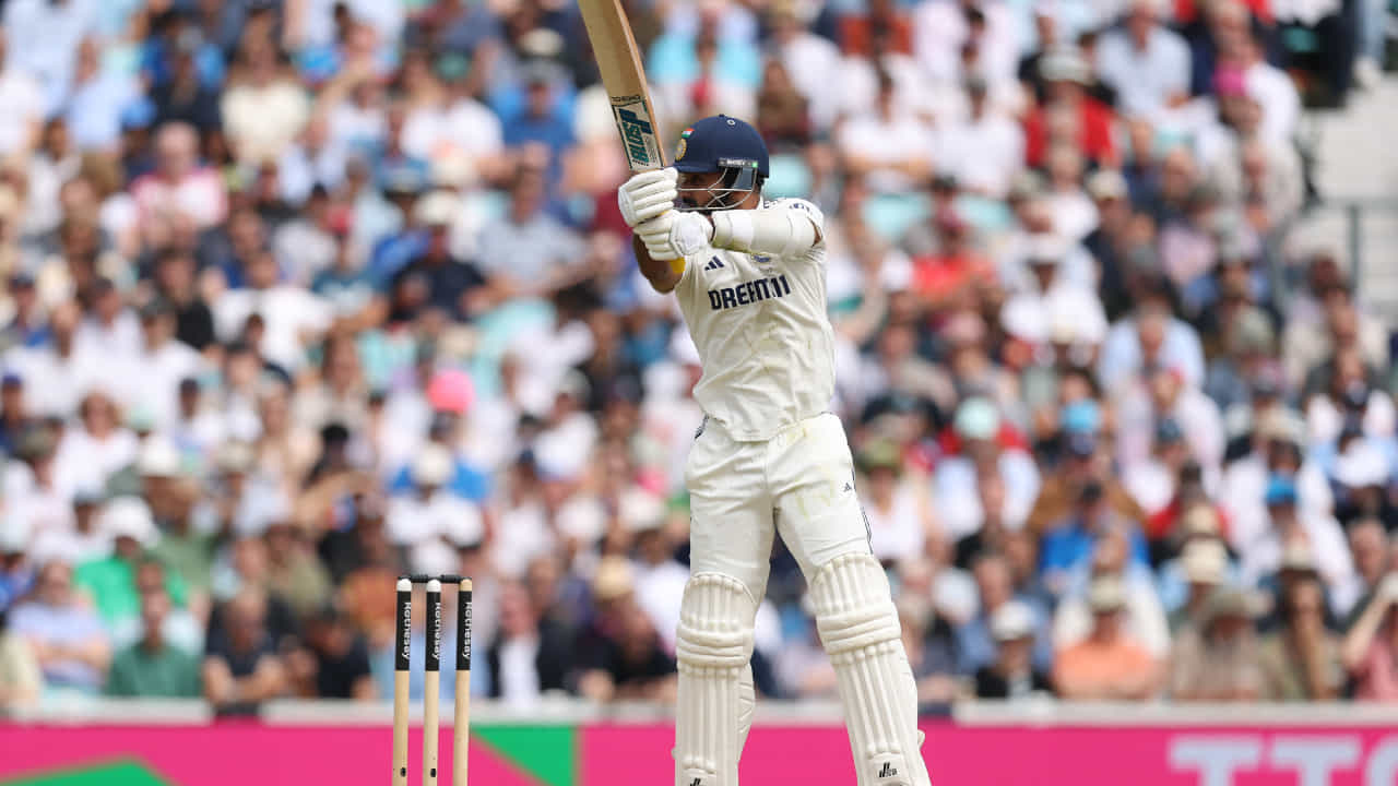 IND vs ENG: ಸ್ಮರಣೀಯ ಅರ್ಧಶತಕ; ಭಾರತದ ಇನ್ನಿಂಗ್ಸ್ಗೆ ಭರವಸೆಯ ದೀಪವಿಟ್ಟ ಆಕಾಶ್ IND vs ENG: ಸ್ಮರಣೀಯ ಅರ್ಧಶತಕ; ಭಾರತದ ಇನ್ನಿಂಗ್ಸ್ಗೆ ಭರವಸೆಯ ದೀಪವಿಟ್ಟ ಆಕಾಶ್