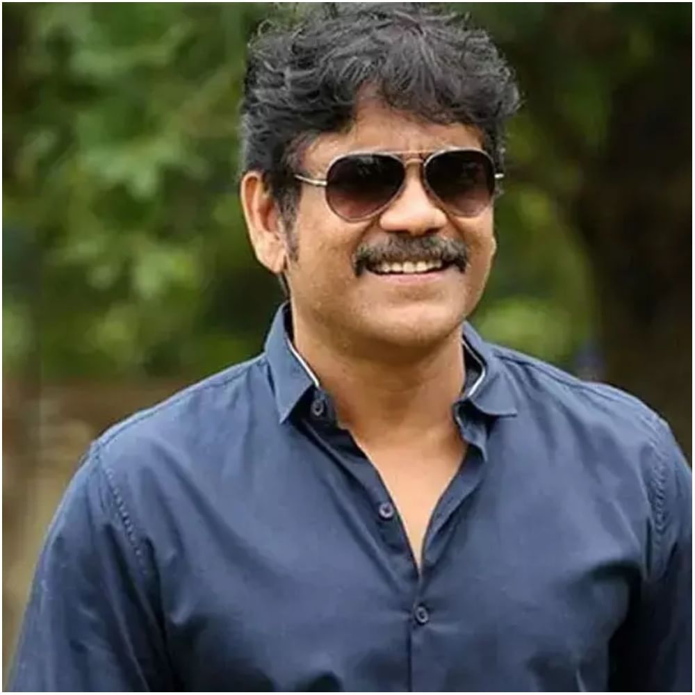 ಒಂದು ಸ್ವಂತ ಕಾರು ಹೊಂದಬೇಕು ಎಂಬುದು ಜನಸಾಮಾನ್ಯರ ಕನಸಾಗಿರುತ್ತದೆ. ಆದರೆ, ಸೆಲೆಬ್ರಿಟಿಗಳಿಗೆ ಇದೆಲ್ಲ ಲೆಕ್ಕಕ್ಕಿಲ್ಲ. ಪ್ರತಿ ಸಿನಿಮಾಗೆ ಕೋಟ್ಯಂತರ ರೂಪಾಯಿ ಪಡೆದುಕೊಳ್ಳುವ ಅವರು, ಅದನ್ನು ಬೇರೆಬೇರೆ ಕ್ಷೇತ್ರಗಳಲ್ಲಿ ಹೂಡಿಕೆ ಮಾಡುತ್ತಾರೆ. ಈ ಕಾರಣಕ್ಕೆ ಹಲವು ಸ್ಟಾರ್ ನಟರ ಆಸ್ತಿ ನೂರಾರು ಕೋಟಿ ರೂಪಾಯಿ ಮೇಲಿರುತ್ತದೆ. ಟಾಲಿವುಡ್ನ ಅನೇಕ ಸ್ಟಾರ್ಗಳು ತಮ್ಮದೇ ಖಾಸಗಿ ಜೆಟ್ ಹೊಂದಿದ್ದಾರೆ. ಸಿನಿಮಾ ಪ್ರಚಾರಕ್ಕಾಗಿ, ಪ್ರವಾಸಕ್ಕಾಗಿ ಈ ವಿಮಾನವನ್ನು ಬಳಕೆ ಮಾಡಿಕೊಳ್ಳುತ್ತಾರೆ.