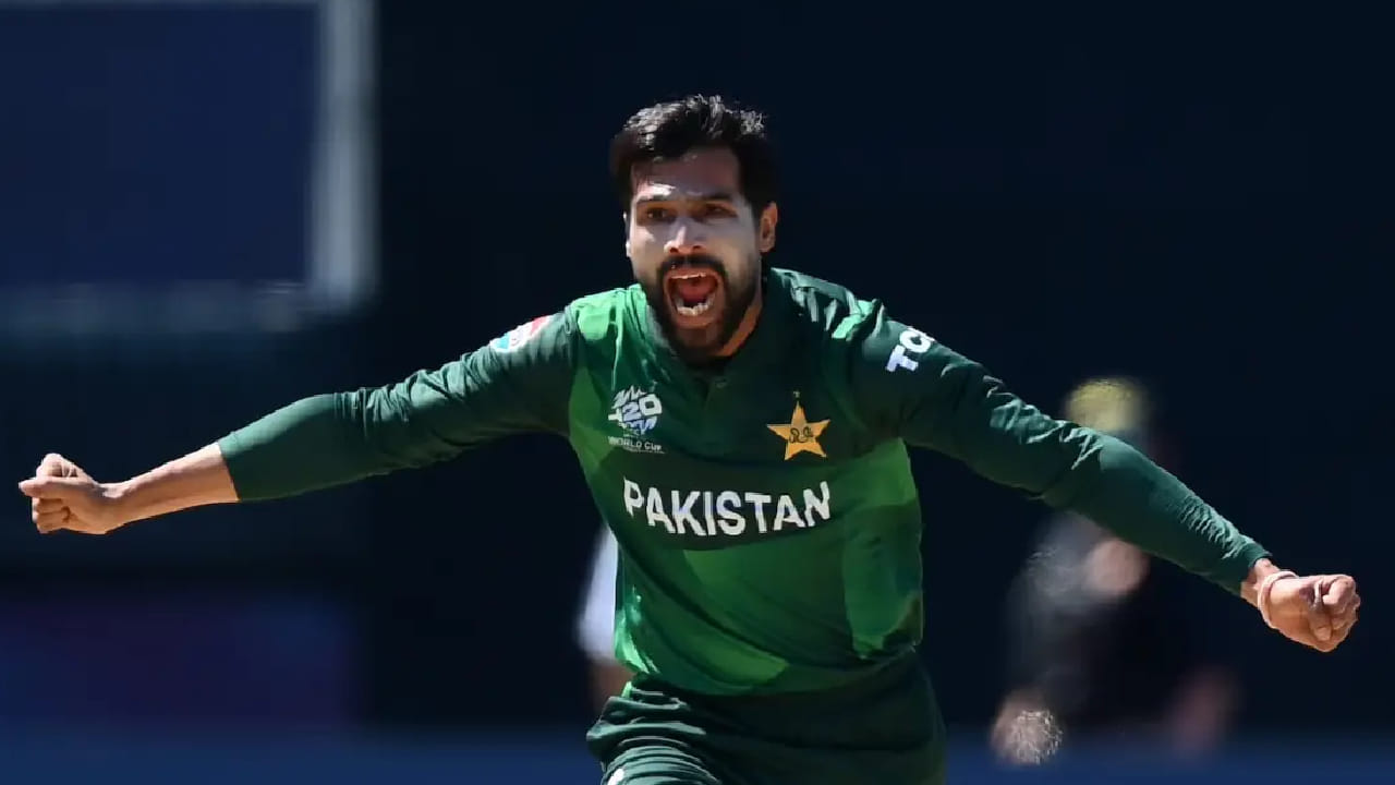 ಅಲ್ಲದೆ ಈ ಸಾಧನೆ ಮಾಡಿದ ಪಾಕಿಸ್ತಾನದ 2ನೇ ಬೌಲರ್ ಎಂಬ ಹೆಗ್ಗಳಿಕೆಯನ್ನು ತಮ್ಮದಾಗಿಸಿಕೊಂಡಿದ್ದಾರೆ. ಇದಕ್ಕೂ ಮುನ್ನ ಪಾಕ್ ತಂಡದ ಮಾಜಿ ಎಡಗೈ ವೇಗಿ ವಹಾಬ್ ರಿಯಾಝ್ 344 ಇನಿಂಗ್ಸ್​​ ಗಳ ಮೂಲಕ ಒಟ್ಟು 413 ವಿಕೆಟ್​ ಕಬಳಿಸಿ ದಾಖಲೆ ಬರೆದಿದ್ದರು. ಇದೀಗ ವಹಾಬ್ ಅವರ ದಾಖಲೆಯನ್ನು ಸರಿಗಟ್ಟುವಲ್ಲಿ ಅಮೀರ್ ಯಶಸ್ವಿಯಾಗಿದ್ದಾರೆ.