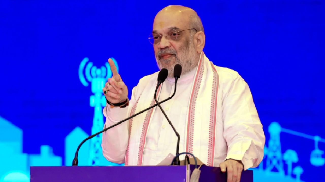 ನಿವೃತ್ತ ನ್ಯಾಯಾಧೀಶರ ವಿರೋಧದ ನಡುವೆ ಅಮಿತ್ ಶಾ ಬೆಂಬಲಕ್ಕೆ ನಿಂತ 56 ಜಡ್ಜ್ಗಳು ನಿವೃತ್ತ ನ್ಯಾಯಾಧೀಶರ ವಿರೋಧದ ನಡುವೆ ಅಮಿತ್ ಶಾ ಬೆಂಬಲಕ್ಕೆ ನಿಂತ 56 ಜಡ್ಜ್ಗಳು