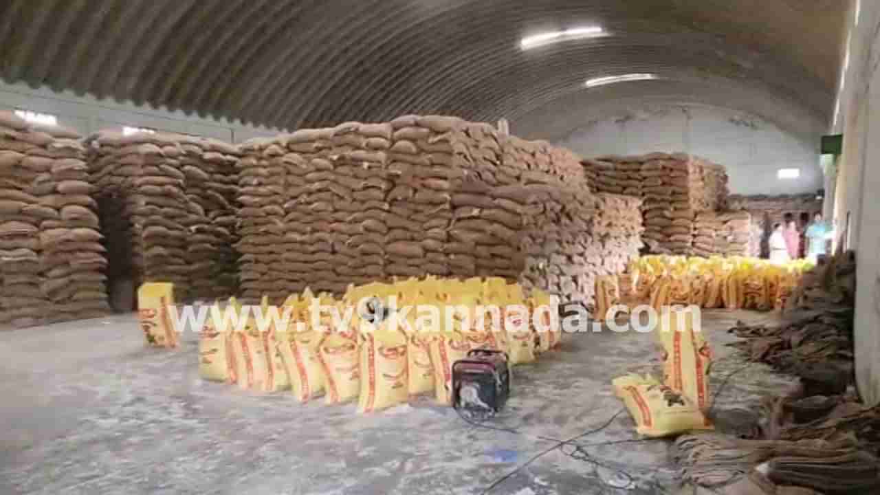 ಅನ್ನಭಾಗ್ಯ ಅಕ್ಕಿ ಕೊಪ್ಪಳದಿಂದ ದುಬೈಗೆ ಕಳ್ಳ ಸಾಗಾಟ? ‘ಟಿವಿ9’ ವರದಿ ಬೆನ್ನಲ್ಲೇ ನಾಲ್ವರ ವಿರುದ್ಧ ಎಫ್​ಐಆರ್