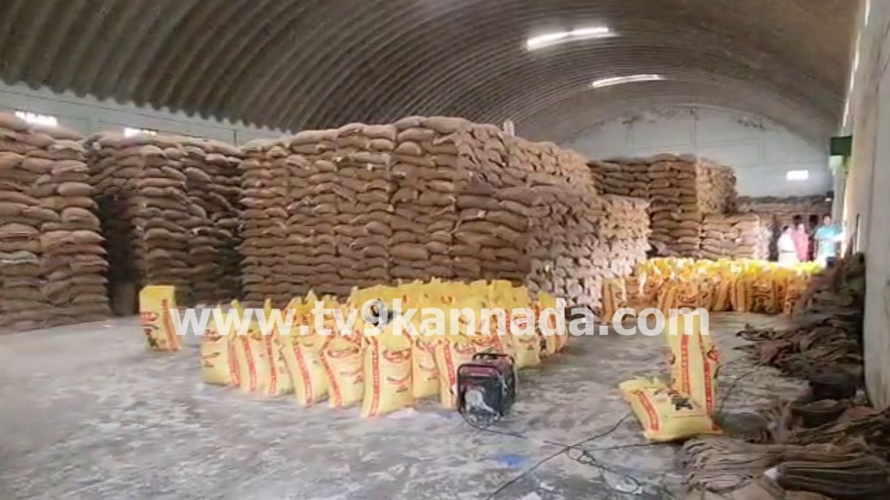 ಅನ್ನಭಾಗ್ಯ ಅಕ್ಕಿ ಕೊಪ್ಪಳದಿಂದ ದುಬೈಗೆ ಕಳ್ಳ ಸಾಗಾಟ? ‘ಟಿವಿ9’ ವರದಿ ಬೆನ್ನಲ್ಲೇ ನಾಲ್ವರ ವಿರುದ್ಧ ಎಫ್​ಐಆರ್