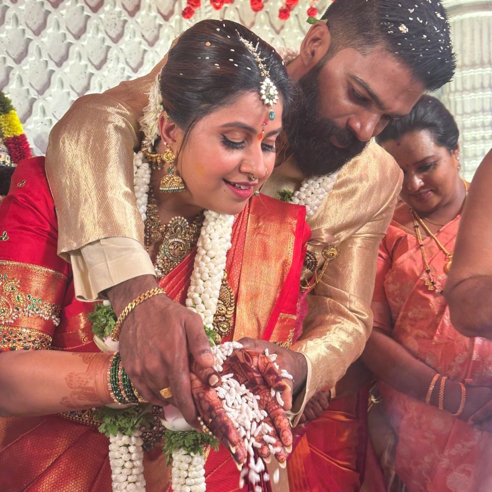 ಇದೀಗ ಮದುವೆ ಸಮಾರಂಭದಲ್ಲೂ ಸಹ ಪುನೀತ್ ರಾಜ್​ಕುಮಾರ್ ಅವರನ್ನು ಮರೆಯದೇ ನೆನಪು ಮಾಡಿಕೊಂಡಿದ್ದಾರೆ ನಟಿ ಅನುಶ್ರೀ.