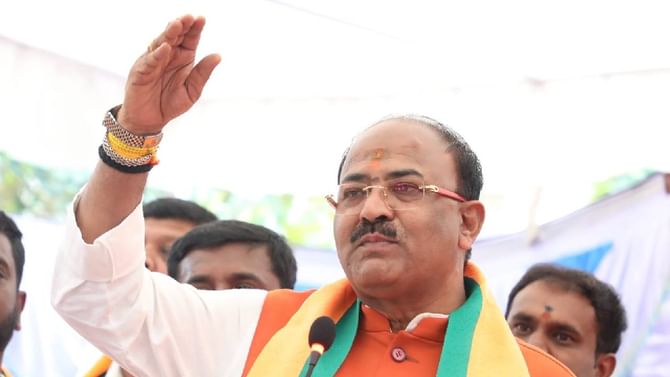 ಮತಗಳ್ಳತನ: ರಾಹುಲ್ ಗಾಂಧಿ ತಪ್ಪು ಮಾಹಿತಿ ನೀಡಿದ್ದಾರೆ; ಅರವಿಂದ ಲಿಂಬಾವಳಿ