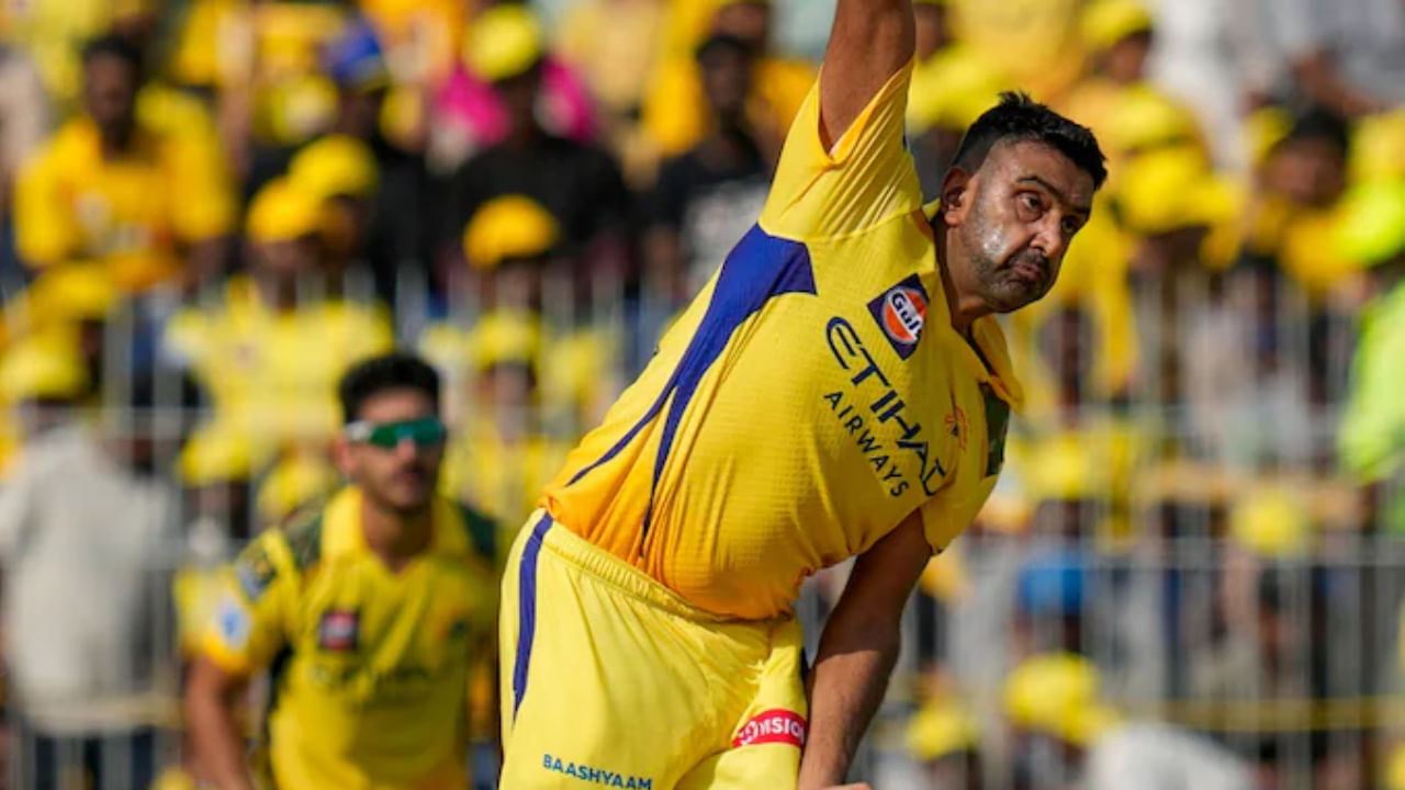 ವಾಸ್ತವವಾಗಿ ಅಶ್ವಿನ್ ಚೆನ್ನೈ ತಂಡವನ್ನು ತೊರೆಯಲು ಕಾರಣವೇನು ಎಂಬುದು ಇದುವರೆಗೆ ತಿಳಿದಿಲ್ಲ. ಆದರೆ ಅಶ್ವಿನ್ ಹರಾಜಿಗೆ ಹೋಗಲು ಬಯಸುತ್ತಿದ್ದಾರೆ ಎಂದು ಹೇಳಲಾಗುತ್ತಿದೆ. 10 ವರ್ಷಗಳ ನಂತರ ಅಶ್ವಿನ್ ಚೆನ್ನೈ ತಂಡಕ್ಕೆ ಮರಳಿದ್ದ ಅಶ್ವಿನ್ ಅವರನ್ನು ಈ ಪ್ರಾಂಚೈಸಿ 9.75 ಕೋಟಿ ರೂ.ಗಳಿಗೆ ಖರೀದಿಸಿತ್ತು. ಆದರೆ ಅಶ್ವಿನ್ ನಿರೀಕ್ಷೆಗೆ ತಕ್ಕಂತ ಪ್ರದರ್ಶನ ನೀಡಲಿಲ್ಲ.
