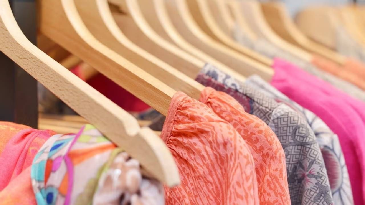 ವಾರದ ಏಳು ದಿನಗಳಲ್ಲಿ ಯಾವ ದಿನ ಯಾವ ಬಣ್ಣದ ಬಟ್ಟೆ ಧರಿಸುವುದು ಶುಭ? ವಾರದ ಏಳು ದಿನಗಳಲ್ಲಿ ಯಾವ ದಿನ ಯಾವ ಬಣ್ಣದ ಬಟ್ಟೆ ಧರಿಸುವುದು ಶುಭ?