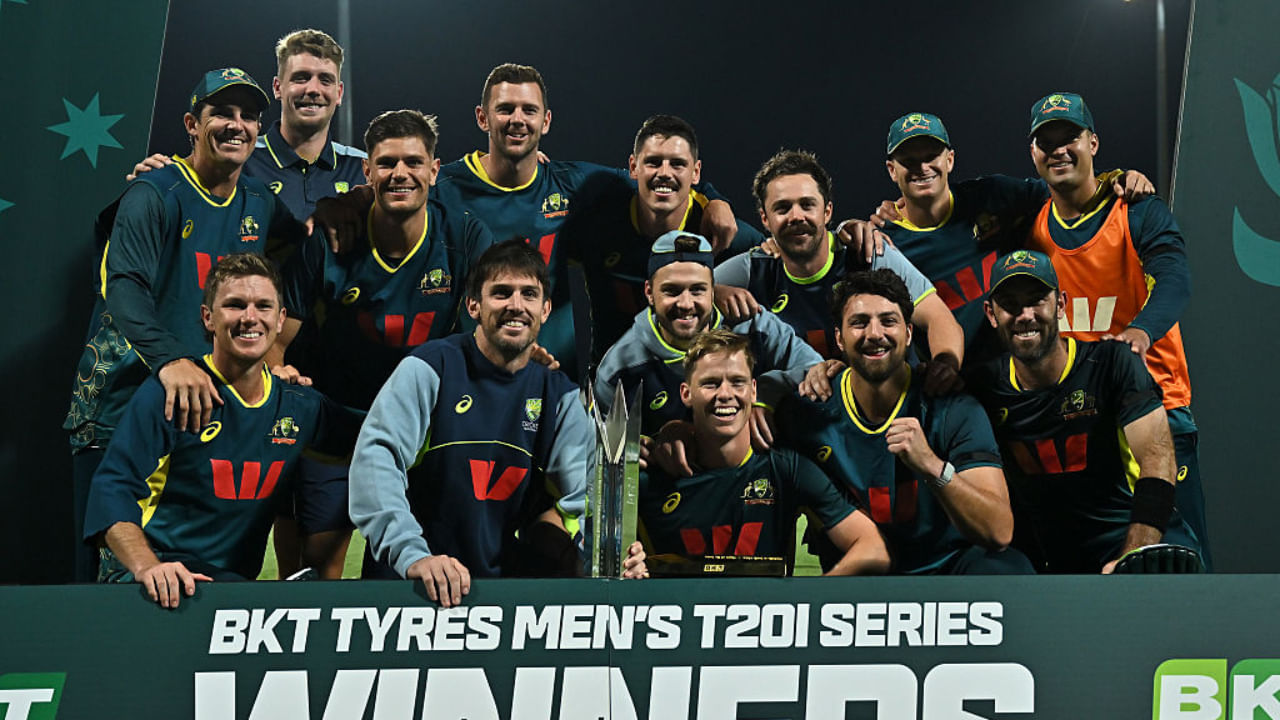 ದಕ್ಷಿಣ ಆಫ್ರಿಕಾ ವಿರುದ್ಧದ ಮೂರನೇ ಟಿ20 ಪಂದ್ಯವನ್ನು 2 ವಿಕೆಟ್‌ಗಳಿಂದ ಗೆದ್ದುಕೊಂಡ ಆಸ್ಟ್ರೇಲಿಯಾ ಮೂರು ಪಂದ್ಯಗಳ ಟಿ20 ಸರಣಿಯನ್ನು 2-1 ಅಂತರದಿಂದ ಗೆದ್ದುಕೊಂಡಿತು. ಈ ಪಂದ್ಯದಲ್ಲಿ ಮೊದಲು ಬ್ಯಾಟಿಂಗ್ ಮಾಡಿದ ದಕ್ಷಿಣ ಆಫ್ರಿಕಾ 20 ಓವರ್‌ಗಳಲ್ಲಿ ಏಳು ವಿಕೆಟ್‌ಗಳಿಗೆ 172 ರನ್ ಗಳಿಸಿತು. ಇದಕ್ಕೆ ಉತ್ತರವಾಗಿ, ಆಸ್ಟ್ರೇಲಿಯಾ ಒಂದು ಎಸೆತ ಬಾಕಿ ಇರುವಾಗ ಎಂಟು ವಿಕೆಟ್‌ಗಳಿಗೆ 173 ರನ್ ಗಳಿಸಿ ಪಂದ್ಯ ಮತ್ತು ಸರಣಿಯನ್ನು ಗೆದ್ದುಕೊಂಡಿತು. 