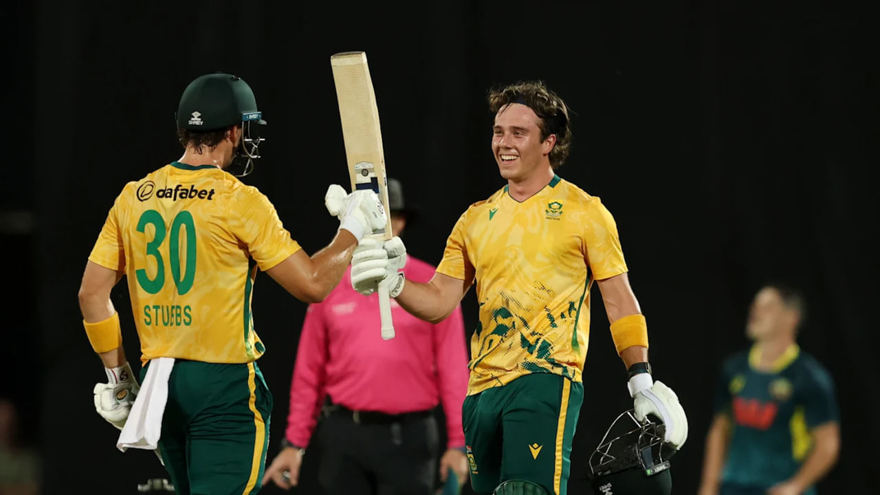 AUS vs SA: ಆಸೀಸ್ ವಿರುದ್ಧ ಬೇಬಿ ಎಬಿ ಸಿಡಿಲಬ್ಬರದ ಶತಕ; ಟೀಂ ಇಂಡಿಯಾದ ವಿಶ್ವ ದಾಖಲೆ ಸೇಫ್ AUS vs SA: ಆಸೀಸ್ ವಿರುದ್ಧ ಬೇಬಿ ಎಬಿ ಸಿಡಿಲಬ್ಬರದ ಶತಕ; ಟೀಂ ಇಂಡಿಯಾದ ವಿಶ್ವ ದಾಖಲೆ ಸೇಫ್