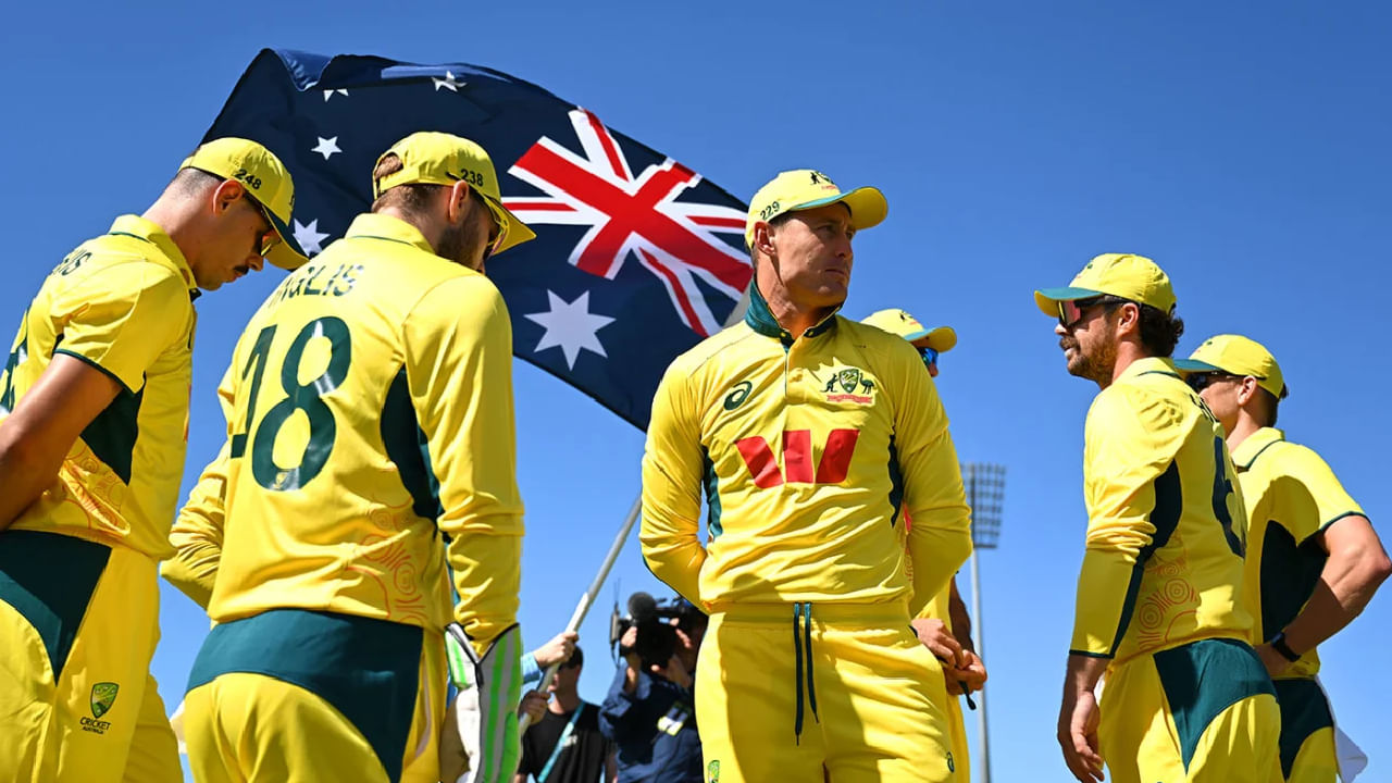 ಇದೀಗ ಸೌತ್ ಆಫ್ರಿಕಾ ತಂಡವನ್ನು ಬರೋಬ್ಬರಿ 276 ರನ್​ಗಳ ಅಂತರದಿಂದ ಆಸ್ಟ್ರೇಲಿಯಾ ಬಗ್ಗು ಬಡಿದಿದೆ. ಈ ಮೂಲಕ ಟೀಮ್ ಇಂಡಿಯಾ ಹೆಸರಿನಲ್ಲಿದ್ದ ದಾಖಲೆ ಮುರಿದು, ಏಕದಿನ ಕ್ರಿಕೆಟ್ ಇತಿಹಾಸದಲ್ಲೇ ಸೌತ್ ಆಫ್ರಿಕಾ ತಂಡವನ್ನು ಅತೀ ಹೆಚ್ಚು ರನ್​ಗಳ ಅಂತರದಿಂದ ಸೋಲಿಸಿದ ಕೀರ್ತಿಯನ್ನು ಆಸ್ಟ್ರೇಲಿಯಾ ತನ್ನದಾಗಿಸಿಕೊಂಡಿದೆ.