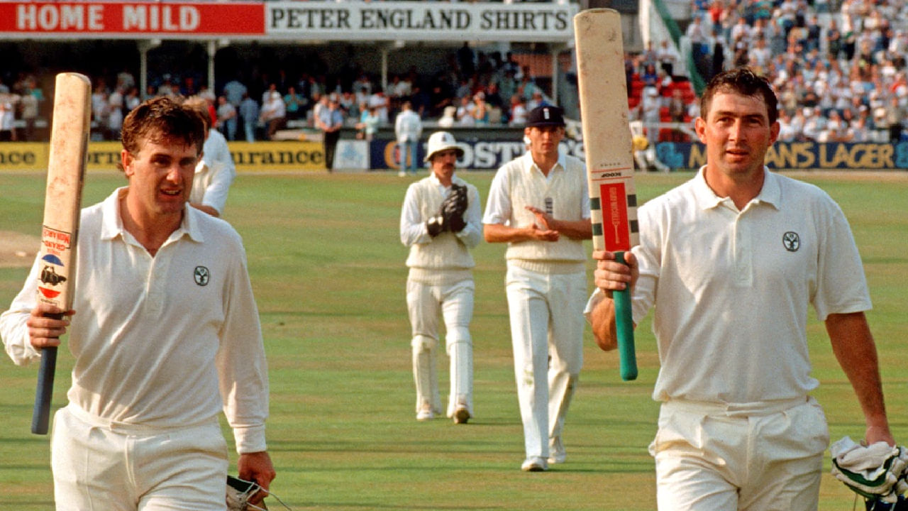 ಟೆಸ್ಟ್ ಸರಣಿವೊಂದರಲ್ಲಿ ಅತ್ಯಧಿಕ ರನ್ ಕಲೆಹಾಕಿದ ವಿಶ್ವ ದಾಖಲೆ ಆಸ್ಟ್ರೇಲಿಯಾ ತಂಡದ ಹೆಸರಿನಲ್ಲಿದೆ. ಆಸೀಸ್ ಪಡೆ 1989 ರಲ್ಲಿ ನಡೆದ ಇಂಗ್ಲೆಂಡ್ ವಿರುದ್ಧದ ಆ್ಯಶಸ್ ಸರಣಿಯಲ್ಲಿ ಬರೋಬ್ಬರಿ 3877 ರನ್ ಕಲೆಹಾಕಿದ್ದರು. ಆದರೆ ಇದು ಪಂದ್ಯಗಳ ಸರಣಿಯಾಗಿತ್ತು ಎಂಬುದು ಇಲ್ಲಿ ಉಲ್ಲೇಖಾರ್ಹ.